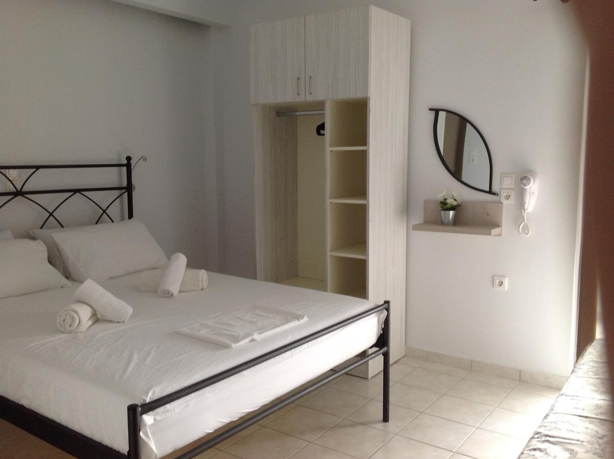 Eva Rooms Makrýgialos Esterno foto