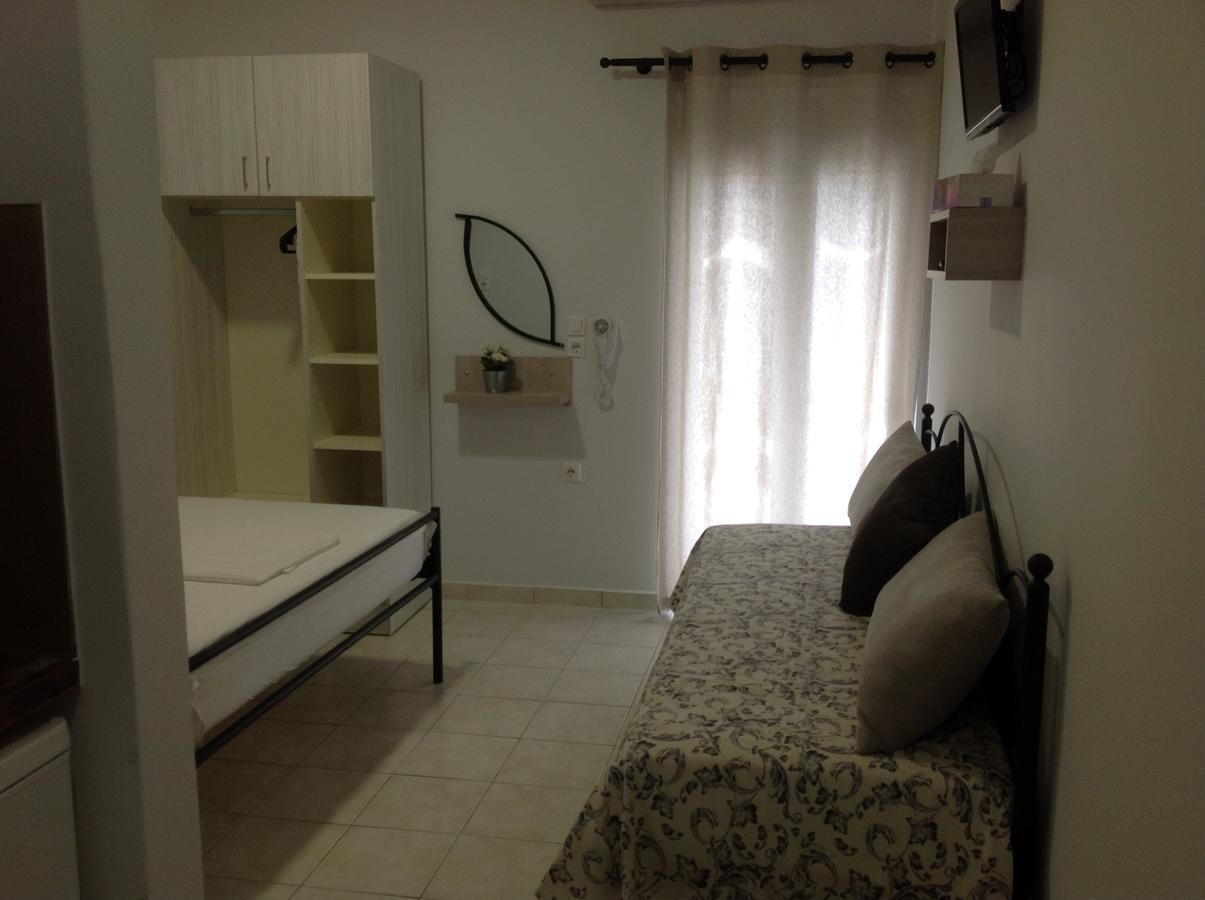 Eva Rooms Makrýgialos Esterno foto
